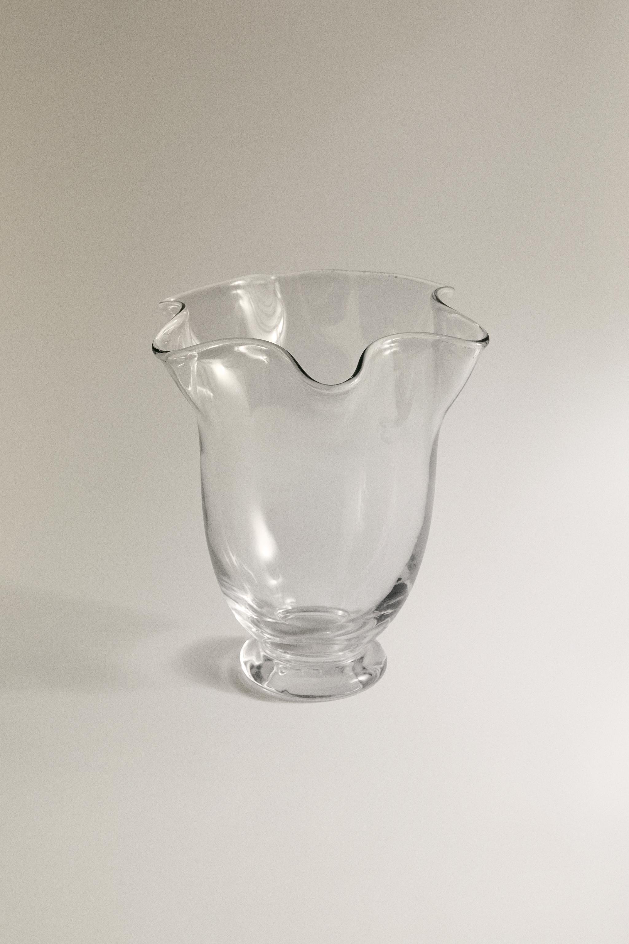VASE EN VERRE ONDULÉ TRANSPARENT